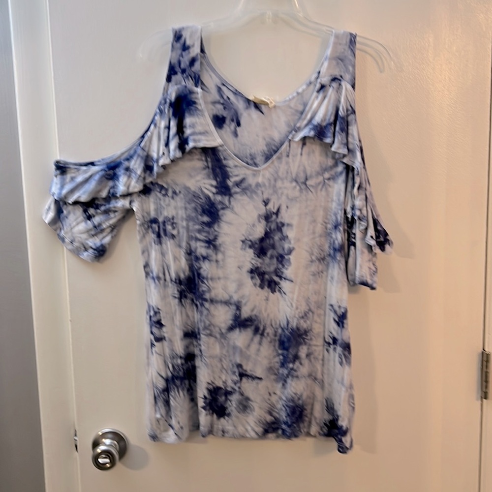 NWT cold shoulder shirt